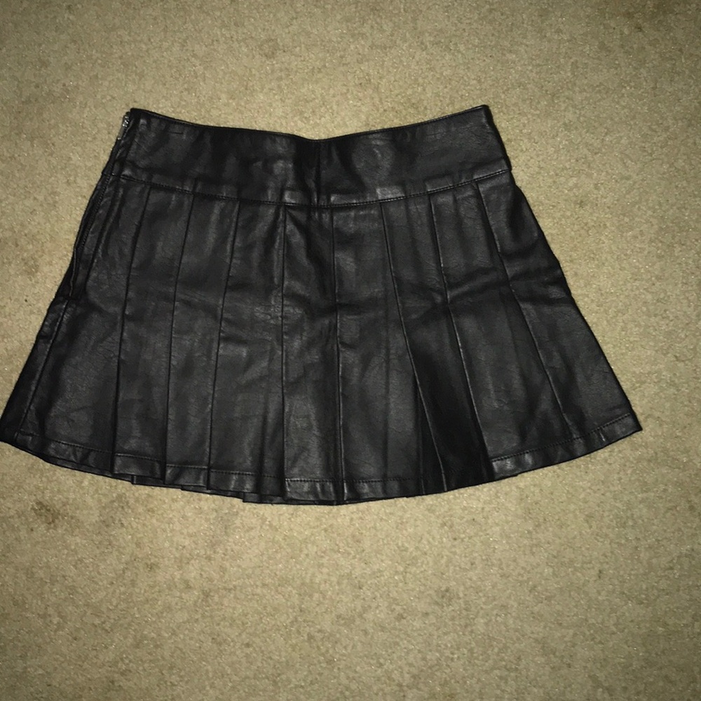 Guess girls black pleated leather skirt.